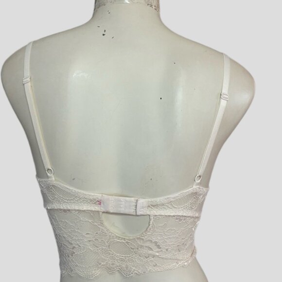 💕2/$35 💕 La Senza Cream Lace Bra Top Size 32B - Picture 2 of 6
